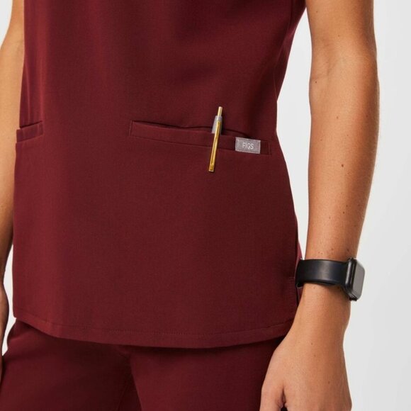 EUC Women's FIGS Casma 3-Pocket Scrub Top Burgundy FW1100 | Size XS - Picture 4 of 10